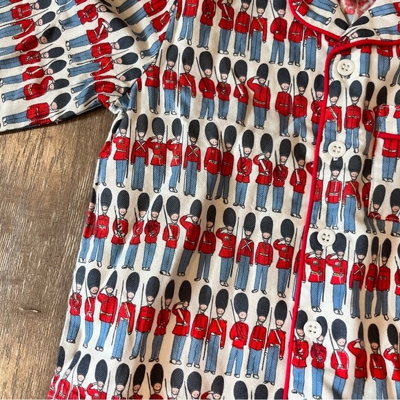 Cath Kidstons London palace guard toy Soldier button up shirt size 2-3 … - Picture 6 of 6